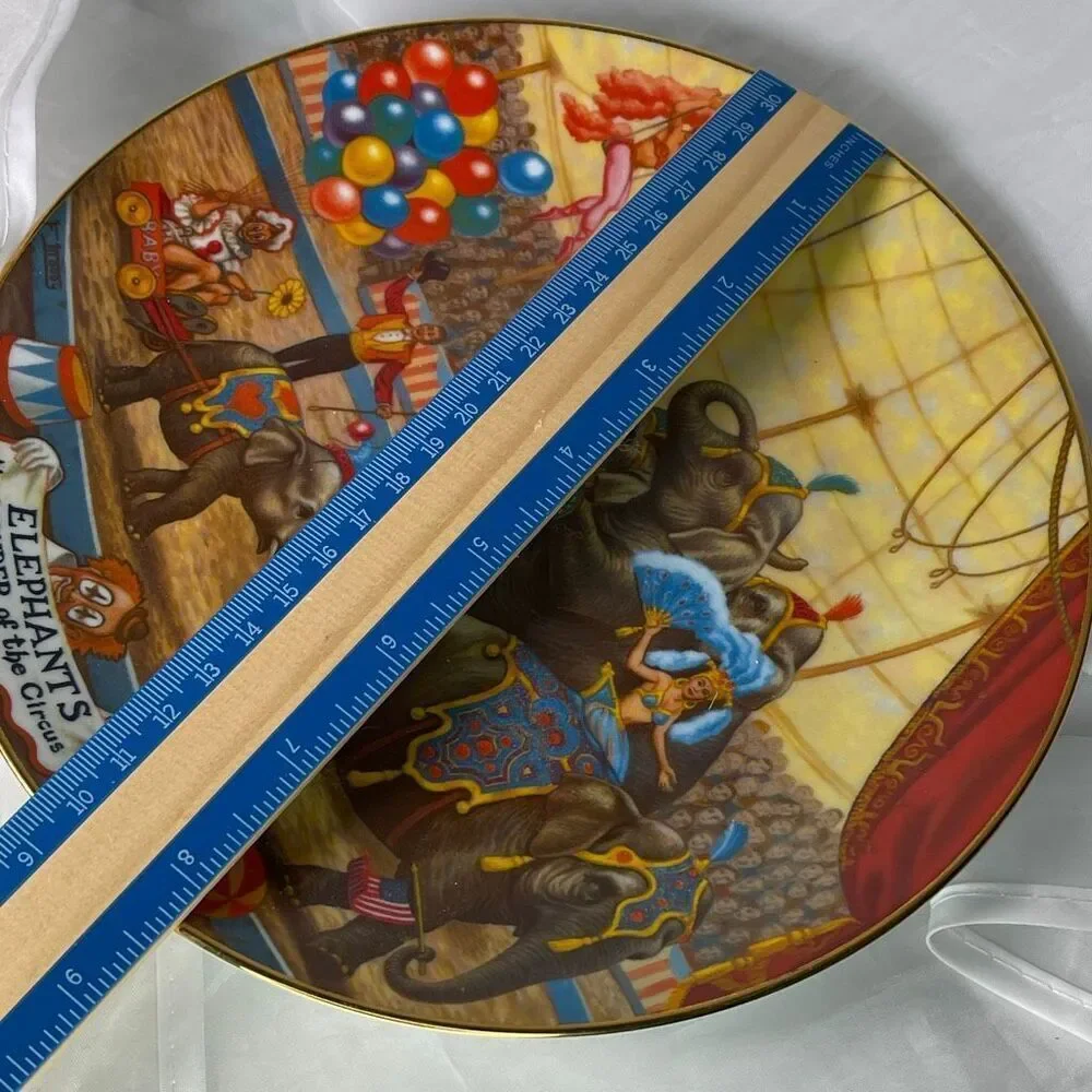 VTG Ringling Bros. & Barnum & Bailey Circus elephant plate.